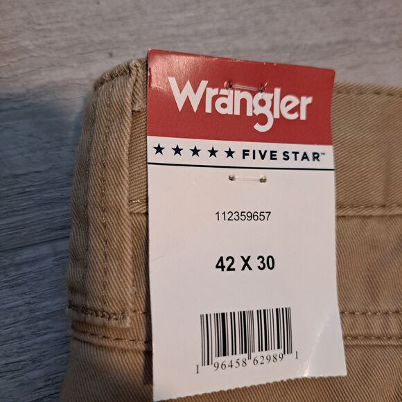 NWT Wrangler Cargo Fleece Lined Pants Men's 42x28 Beige Khaki Relaxed Fit - Picture 11 of 12